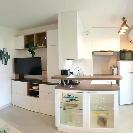 Garden And Sea View Apartment Cannes